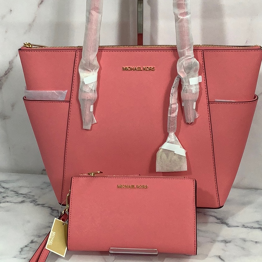 Nwt- Michael Kors Tote & Wallet / Phone Case